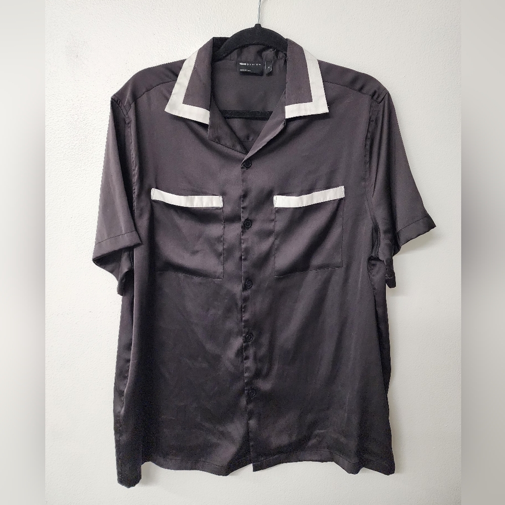 Men's Black and White Short Sleeve Shirt